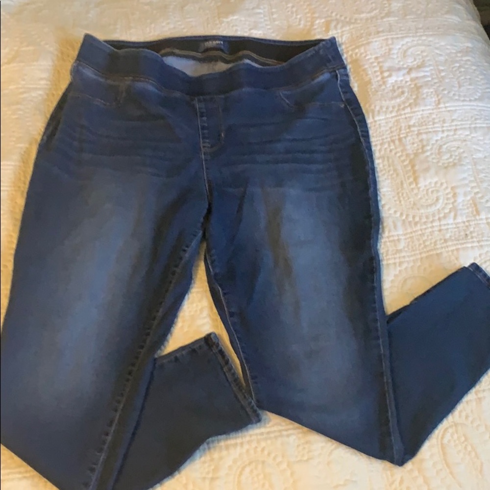 18R mid-rise rockstar jeans